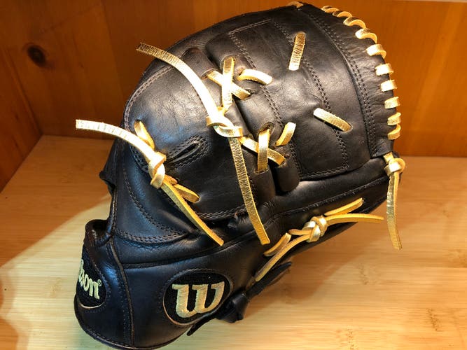Pitcher's 11.75" A2000 Baseball Glove