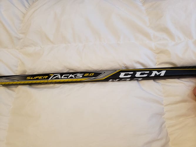 New CCM P30 Super Tacks 2.0 RH Senior 85 FlexHockey Stick