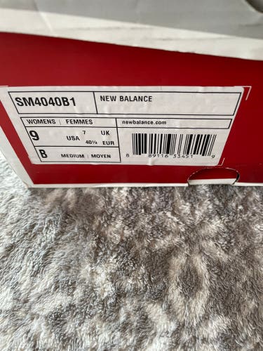 Black New Adult Women's (Women's 9.0) Metal New Balance Low Cut 40/40