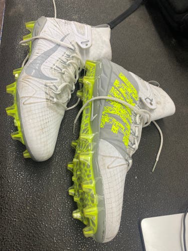 Men's Size 14 (Women's 15) Nike Huarache