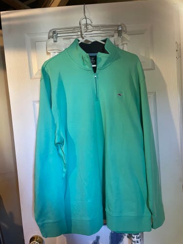 Vineyard vines pull over