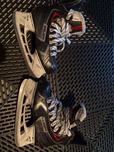 Bauer X70 Size 4.5 Skates
