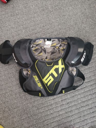 Used Youth STX Stallion 100 Shoulder Pads