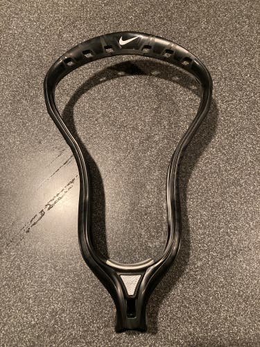 Used Unstrung Nike Lakota 2