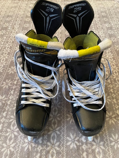 Senior Bauer Regular Width Size 10.5 Supreme 2S Hockey Skates