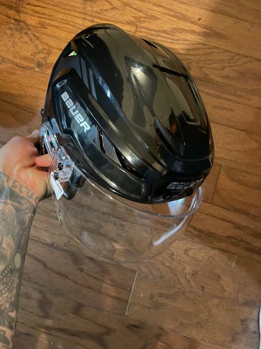 Bauer vapor hyperlite helmet W/Pro Visor