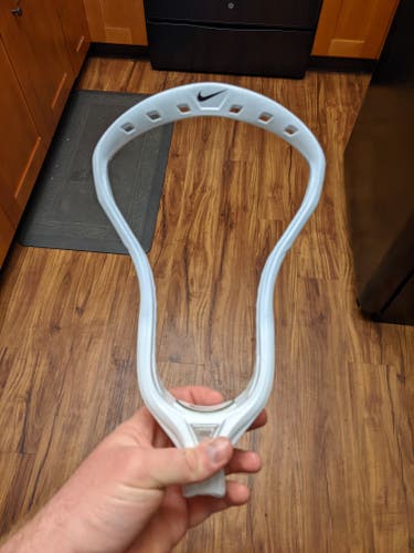 Like New Nike Unstrung Lakota 2 Head