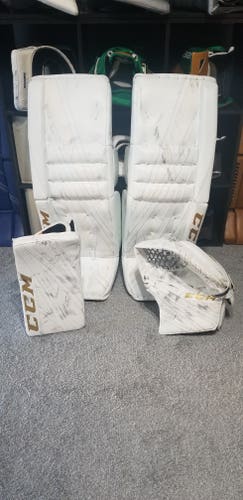 Used 32+2.5 CCM Regular Extreme Flex 4 Goalie Full Set