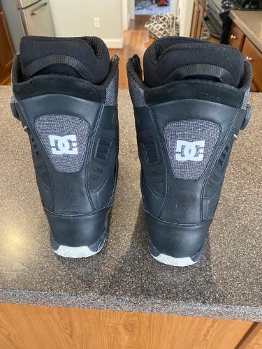 Men's Size 11.5 (Women's 12.5) DC Freestyle Judge Snowboard Boots