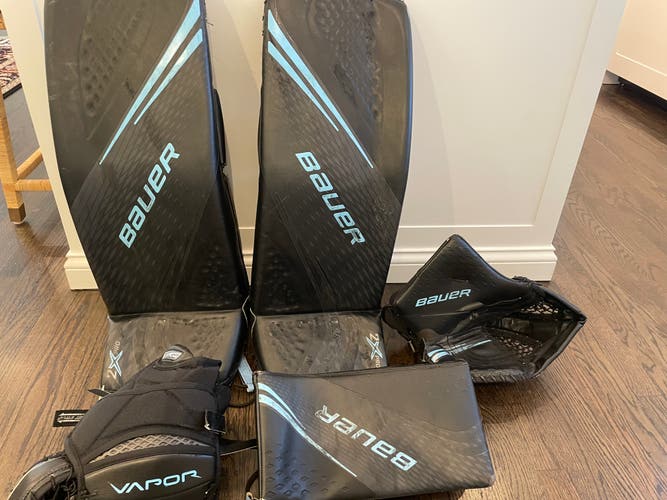 Used Bauer Vapor 2X Pro Goalie Full Set Pro Stock. With extra brand new glove