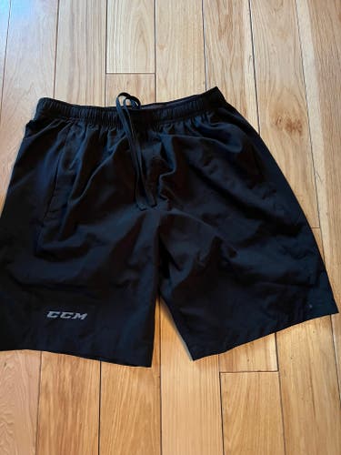 Black Adult Used Men's Large Woven CCM Shorts
