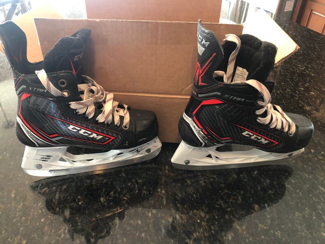 Junior CCM Size 2 JetSpeed Control Hockey Skates