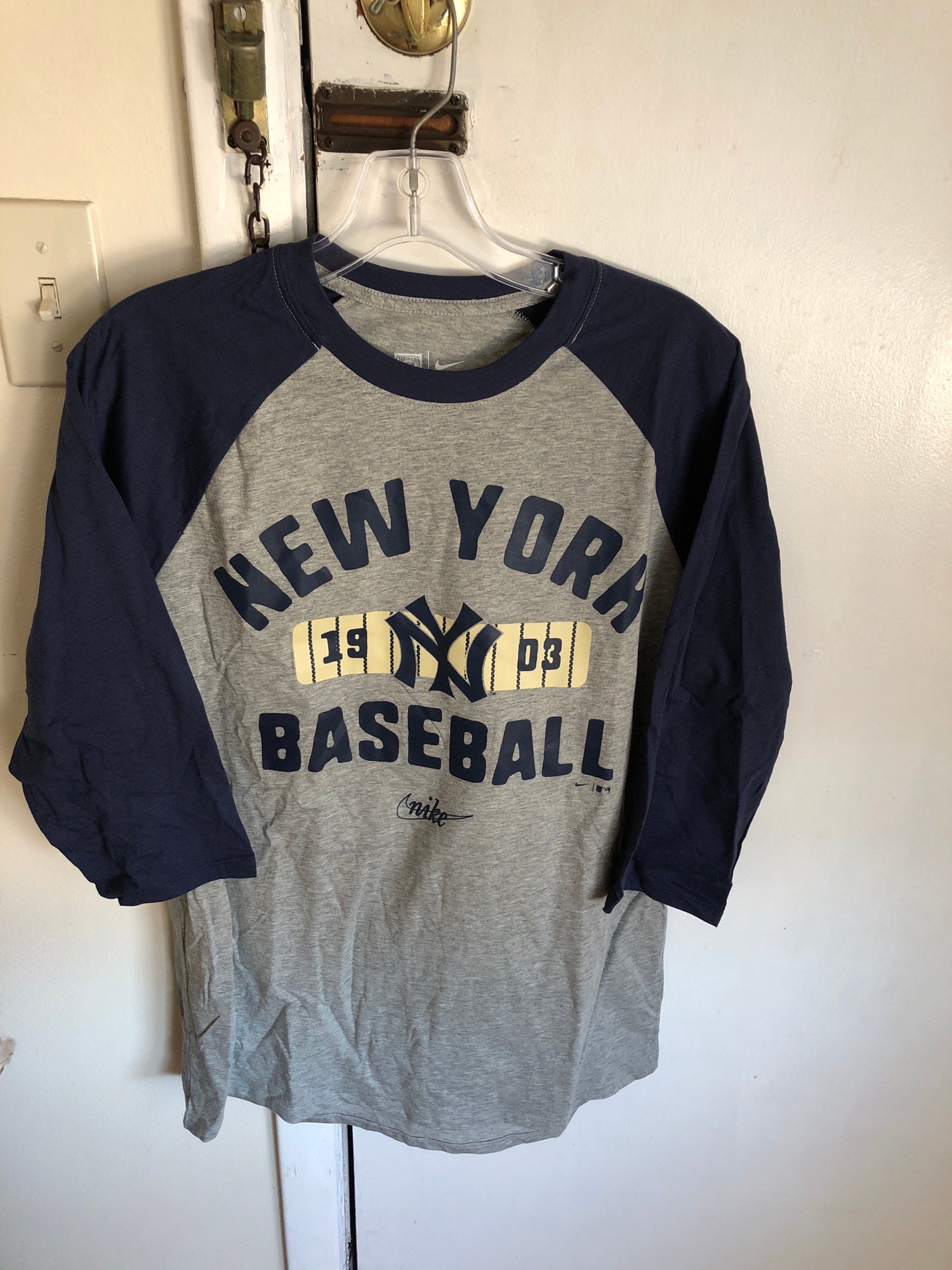 NY Yankees t shirt size 2XL World Series 2009 Majestic Fireworks Stadium  Blue