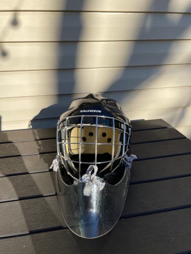 Used Vaughn Goalie Helmet Md Ice Hockey Goalie Helmet