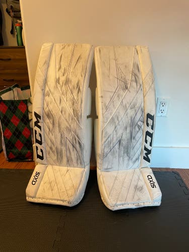 33" CCM  Axis Pro Goalie Leg Pads