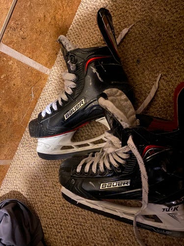 Senior Used Bauer Vapor 1X Hockey Skates Wide Width Pro Stock Size 7.5