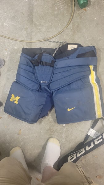 Senior New XL Bauer Hockey Goalie Pants