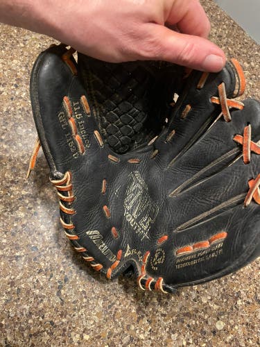 Mizuno youth glove