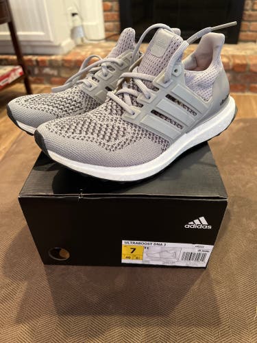 Adidas Ultraboost DNA J Grey  Men’s 7 FX0222