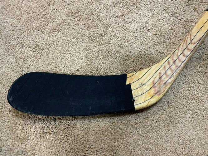 KASPERI KAPANEN 2-9-21 Pittsburgh Penguins Sherwood Practice Used Stick 1/1