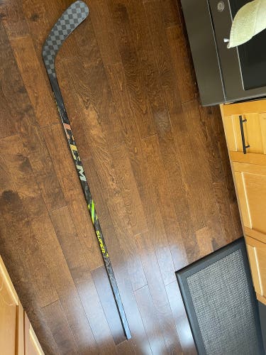 Senior Right Handed Super Tacks AS4 Pro Hockey Stick