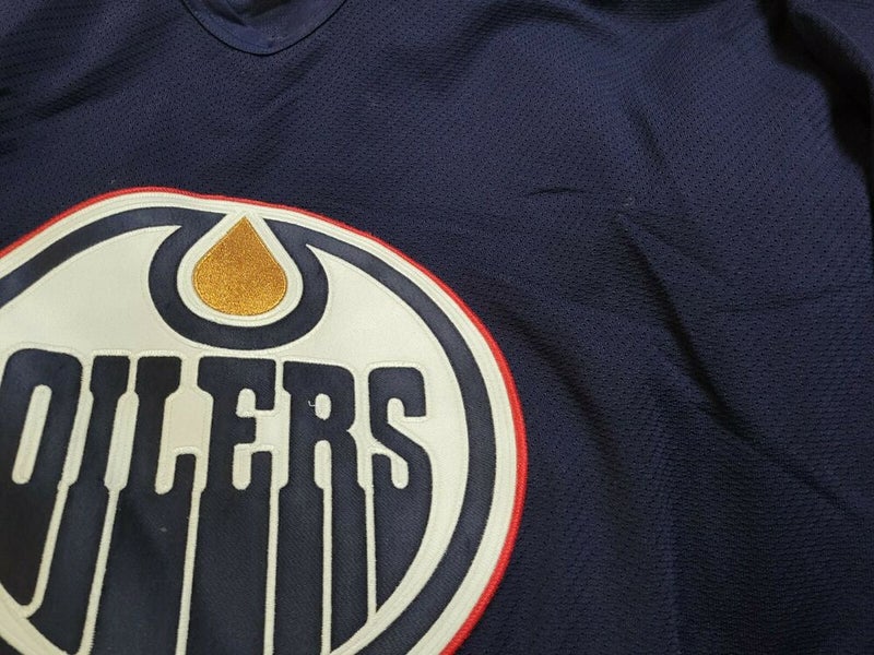 Very rare, Edmonton Oilers used Pro Player practice jersey Size 56