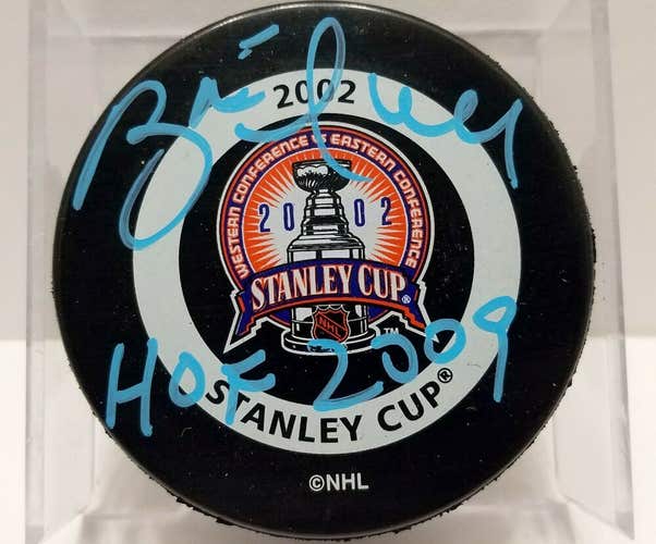 BRETT HULL Autographed 2002 Official Stanley Cup Hockey NHL Game Puck Signed