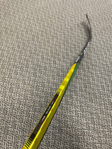 Bauer Supreme Ultrasonic P88 curve 50 flex right hand stick