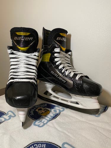 Senior Used Bauer Supreme matrix Hockey Skates Regular Width Size 7