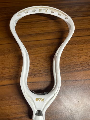 Unstrung Stallion 700 Head