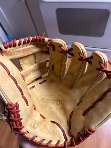 Infield 11.75" A2000 Baseball Glove