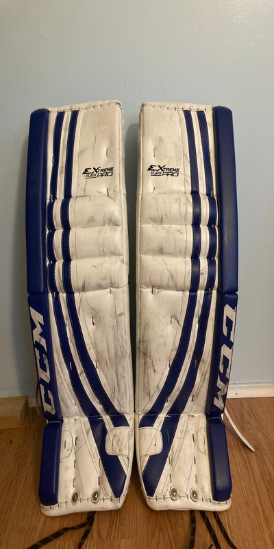 Used 32 +1.5 CCM Extreme Flex 5.9 Red/Black Senior Goalie Leg Pads
