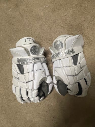 Maverick M4 Goalie Gloves