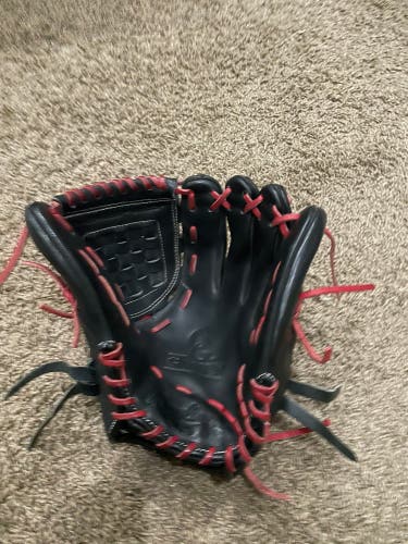 Used Right Hand Throw 11.5" Baseball Glove
