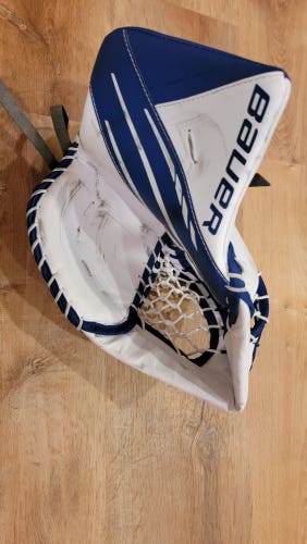 Used Regular Bauer Vapor 3x Intermediate Goalie Glove Catcher (Like New)