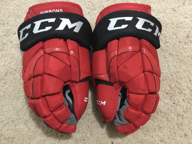 New CCM HG12 Gloves 14"