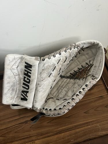 White Used Regular 5550 Pro Stock
