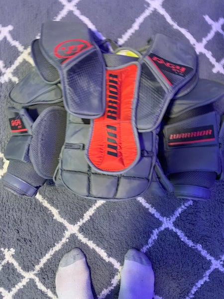 Used Small/Medium Warrior Ritual G4 Goalie Chest Protector