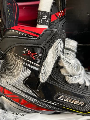 Senior Bauer Regular Width Size 11 Vapor 2X Pro Hockey Skates