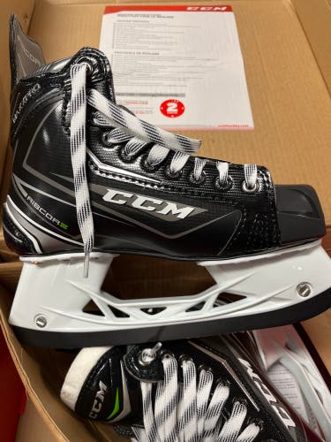 Senior CCM Regular Width  Size 6 RibCor MaxxPro Hockey Skates