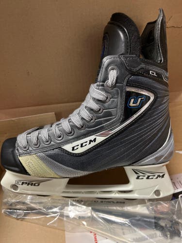 Senior CCM Regular Width  Size 6.5 U+ Crazy Light Hockey Skates