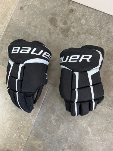 Used (barely) Bauer 10" Supreme One.2 Gloves