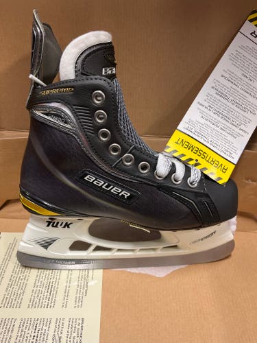 Junior Bauer Regular Width  Size 3 Supreme ONE80 Hockey Skates