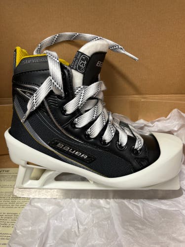 Youth Bauer Regular Width  Size 13 Supreme One60 Hockey Skates