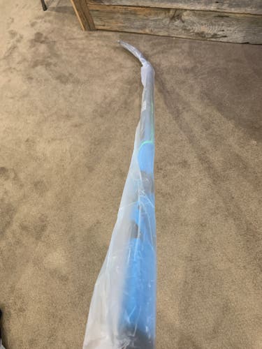 P92 87 Flex Senior Right Handed Nexus Geo Hockey Stick