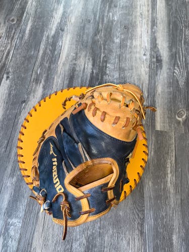 Mizuno GXC23 Classic 34” Catchers Mitt