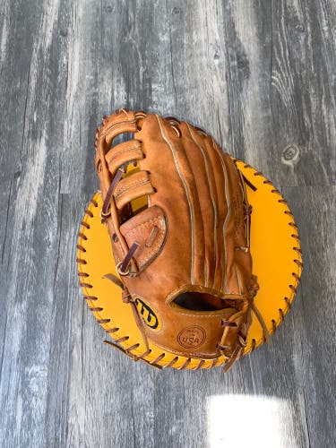 Wilson A2000 USA XLO 12.5” Glove