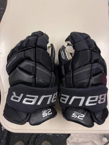 Bauer 14"  Supreme 2S Pro Gloves