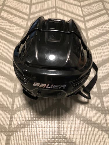 New Small Bauer Re-Akt 200 Helmet