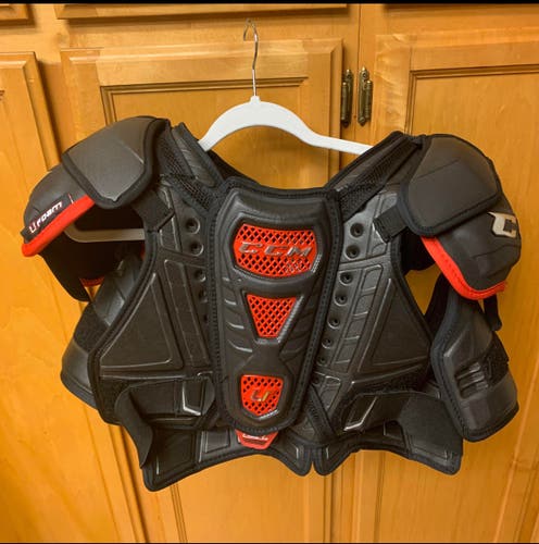 Senior Medium CCM Pro Stock U+ CL Shoulder Pads